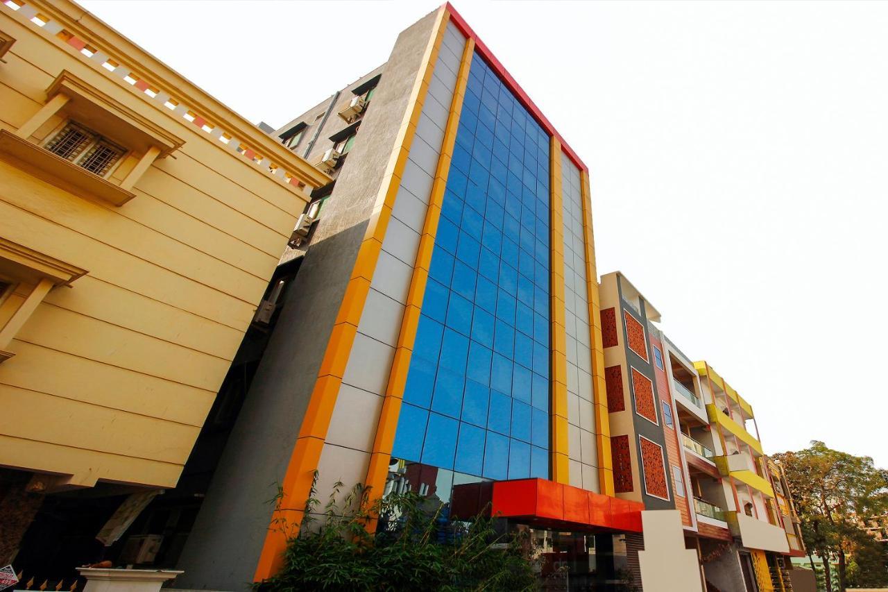 Oyo 29131 Hotel Mn Grand Shamshabad Exteriör bild