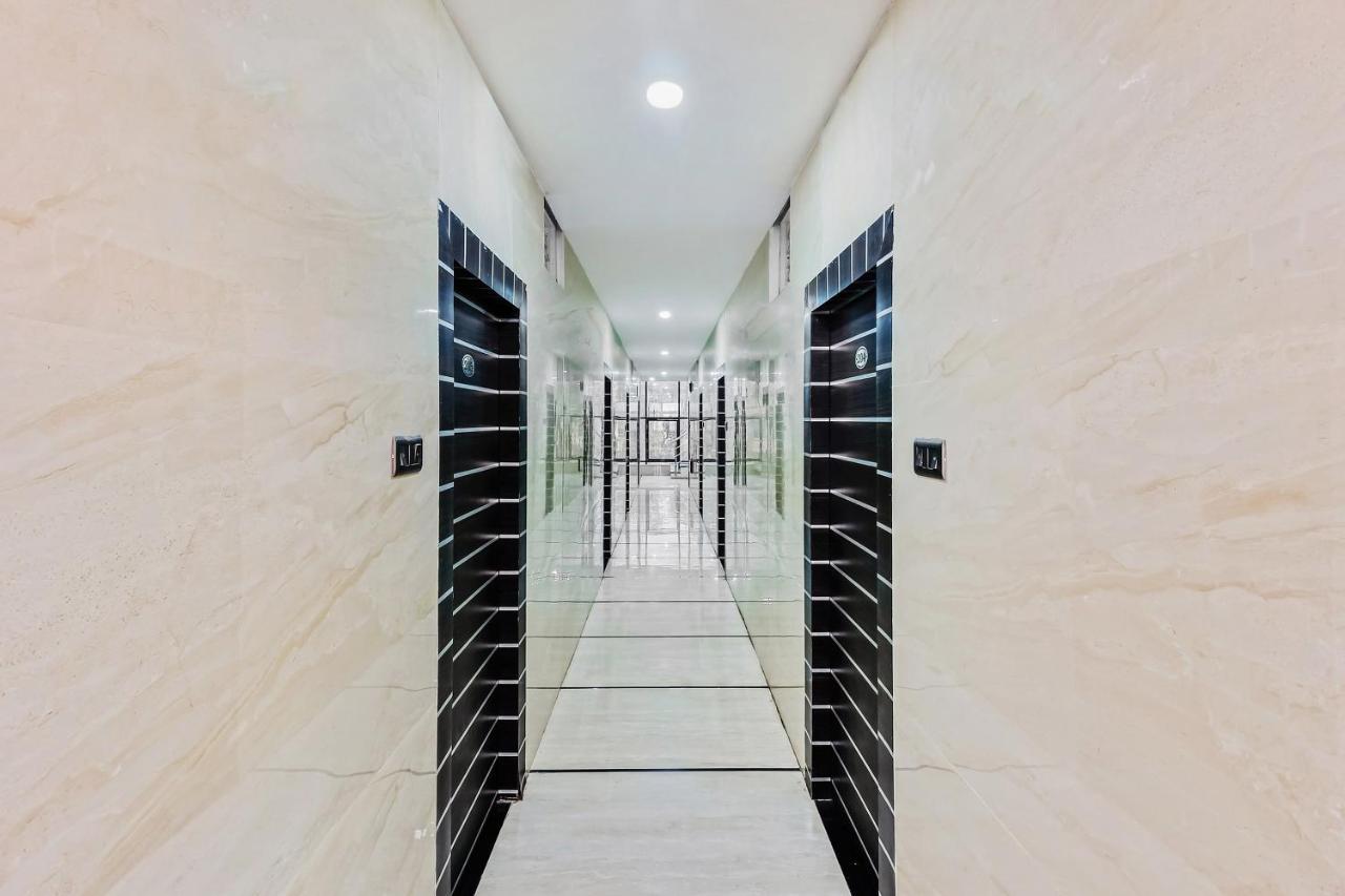 Oyo 29131 Hotel Mn Grand Shamshabad Exteriör bild