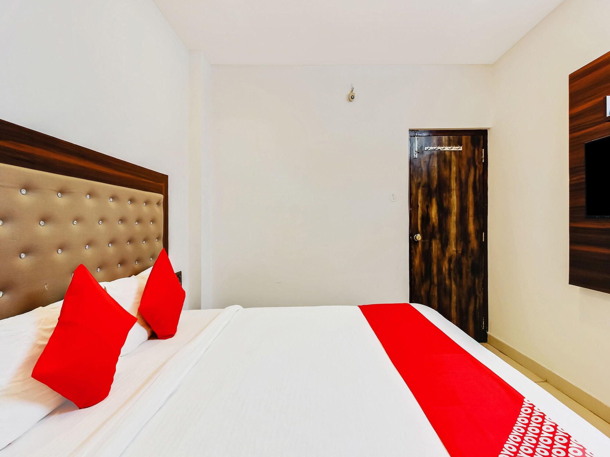 Oyo 29131 Hotel Mn Grand Shamshabad Exteriör bild