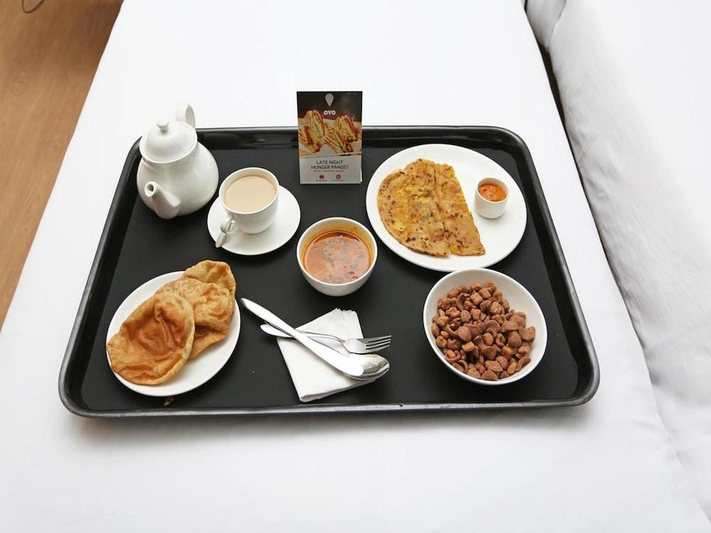 Oyo 29131 Hotel Mn Grand Shamshabad Exteriör bild