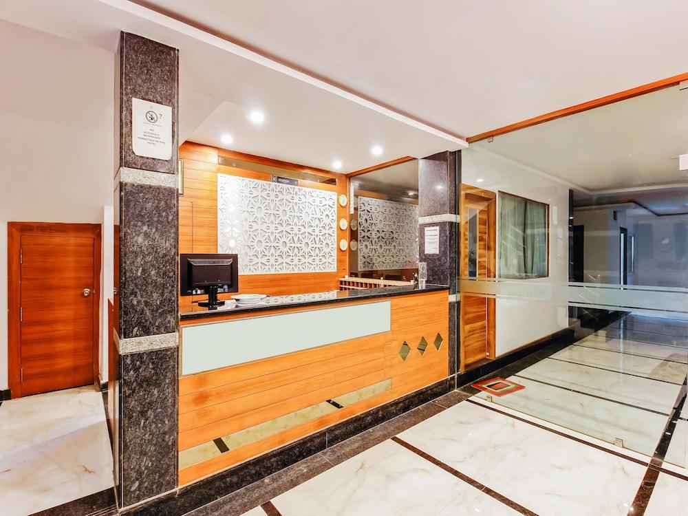 Oyo 29131 Hotel Mn Grand Shamshabad Exteriör bild