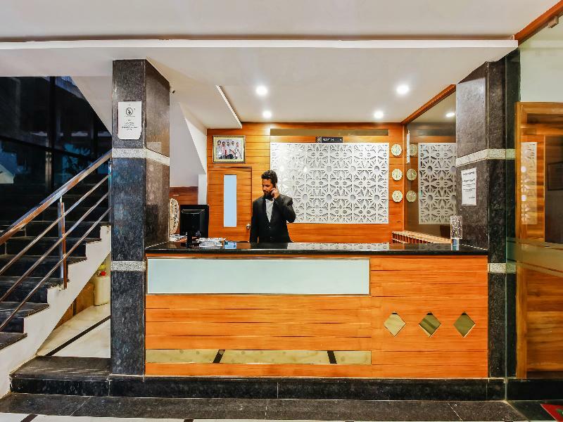 Oyo 29131 Hotel Mn Grand Shamshabad Exteriör bild